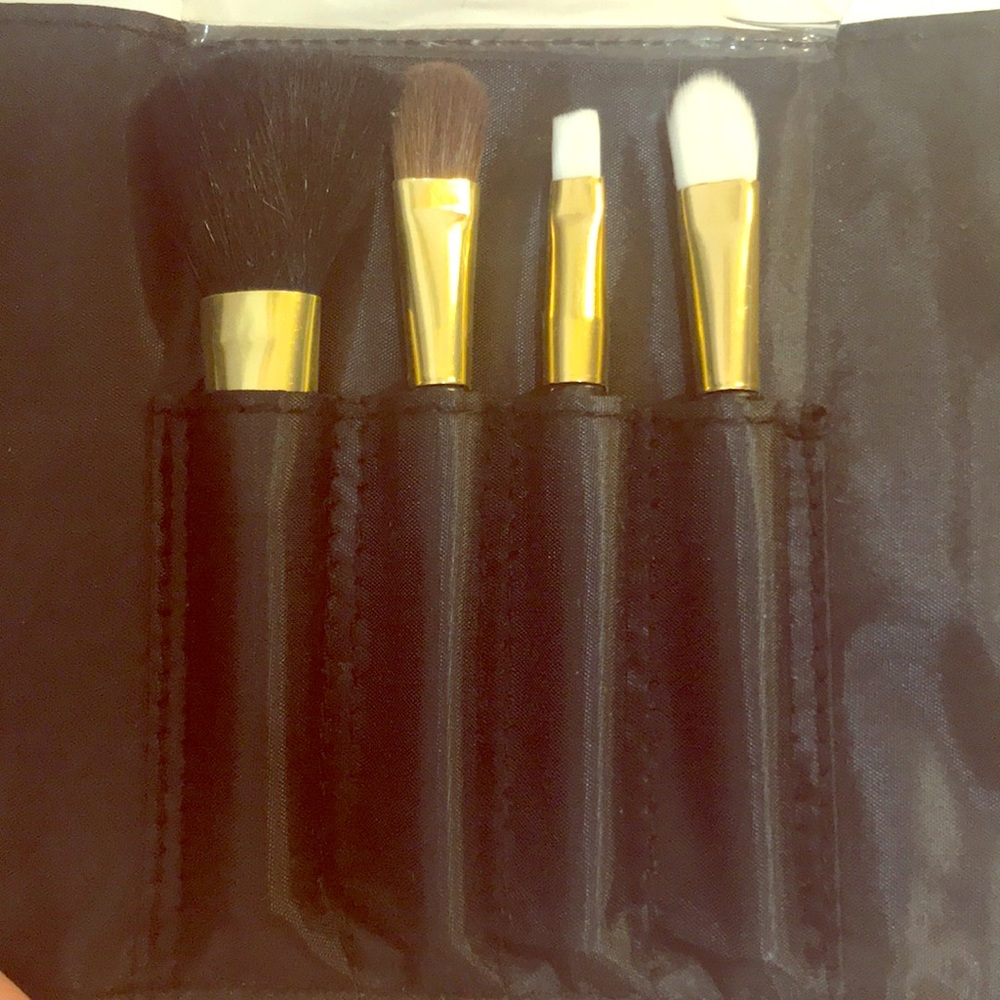 Forever 21 Makeup Brush Set with Case